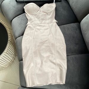 Bodycon, strapless dress